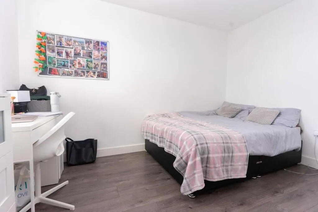 5 bedroom terraced house for rent