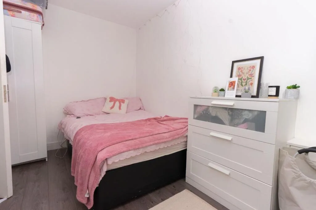 5 bedroom terraced house for rent