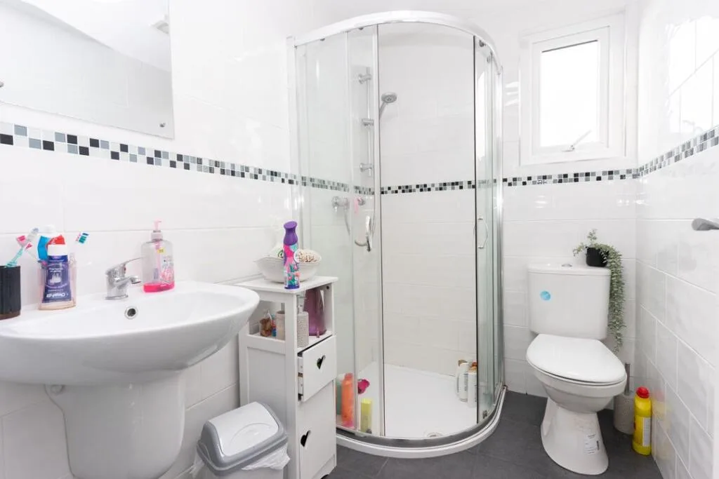 5 bedroom terraced house for rent