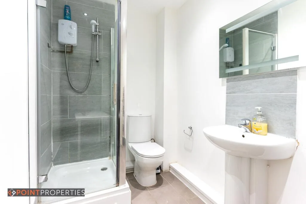8 bedroom terraced house for rent
