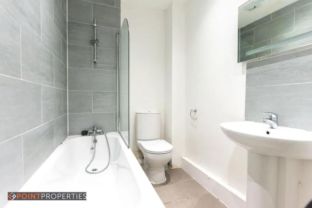 8 bedroom terraced house for rent