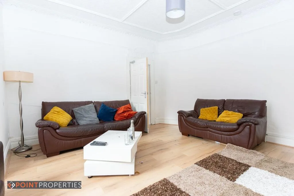 5 bedroom terraced house for rent