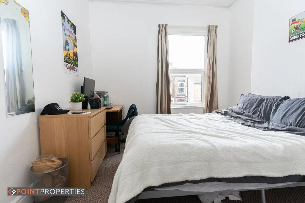 5 bedroom terraced house for rent
