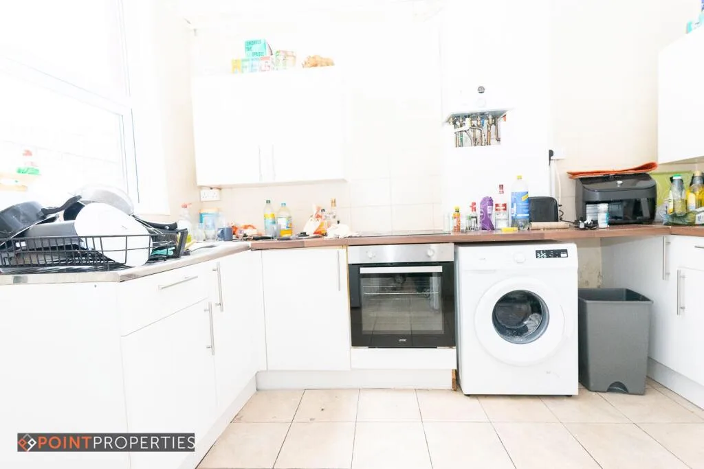 5 bedroom terraced house for rent