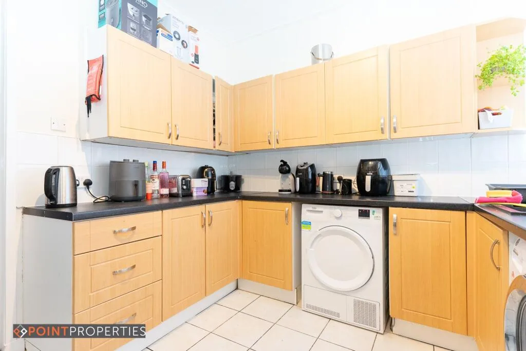 6 bedroom terraced house for rent