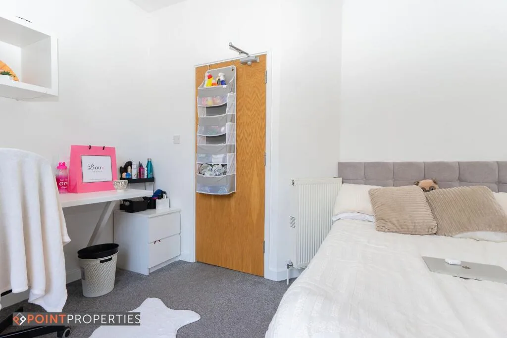 6 bedroom terraced house for rent