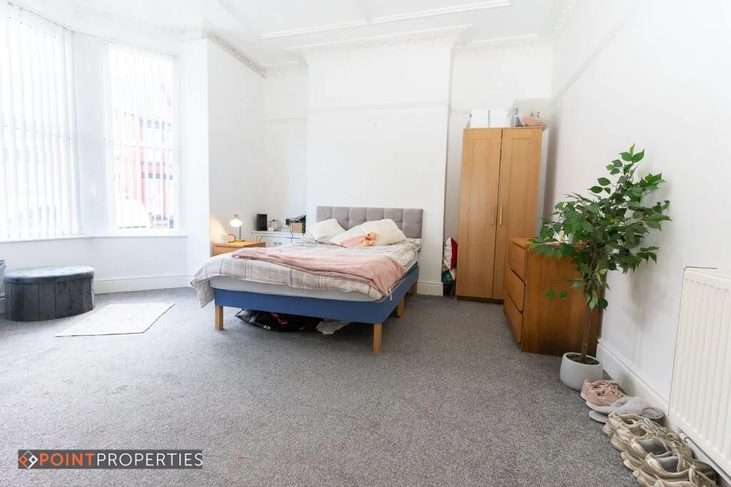 6 bedroom terraced house for rent