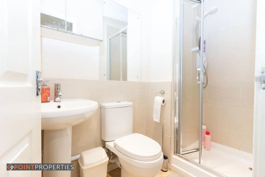 6 bedroom terraced house for rent