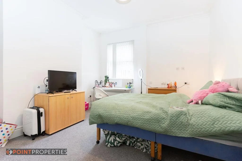 6 bedroom terraced house for rent