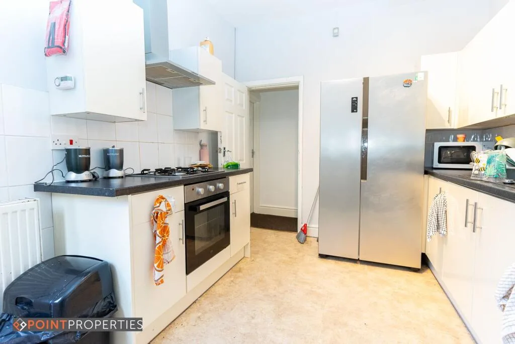 5 bedroom terraced house for rent