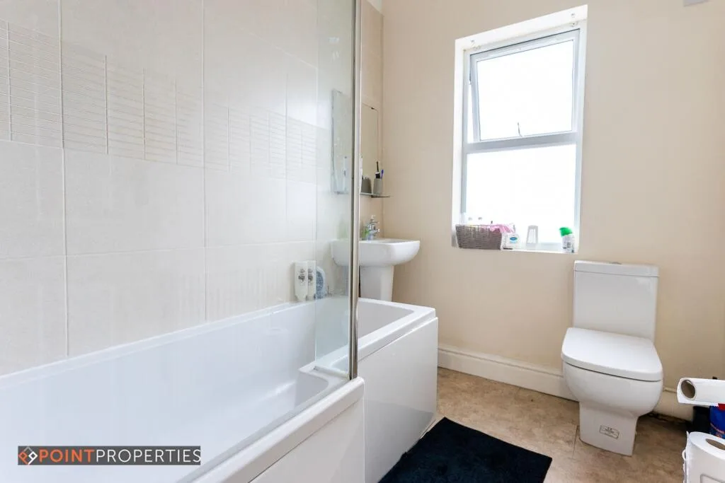 5 bedroom terraced house for rent