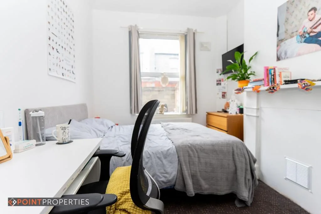 5 bedroom terraced house for rent