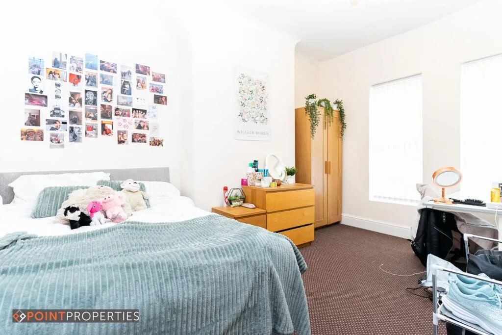 5 bedroom terraced house for rent