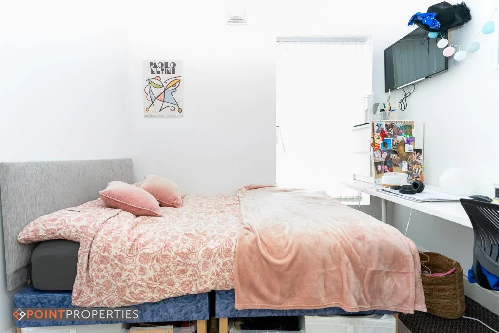 5 bedroom terraced house for rent