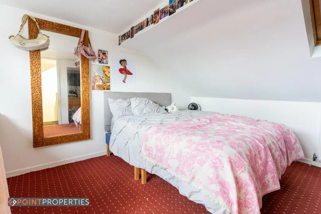5 bedroom terraced house for rent