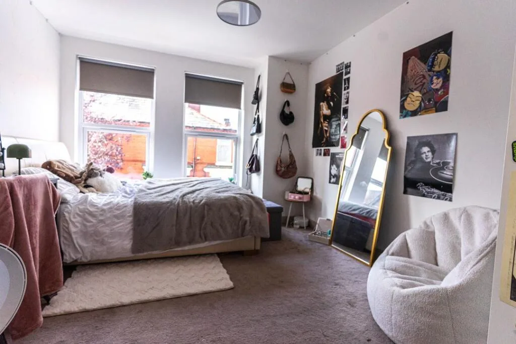 6 bedroom semi-detached house for rent