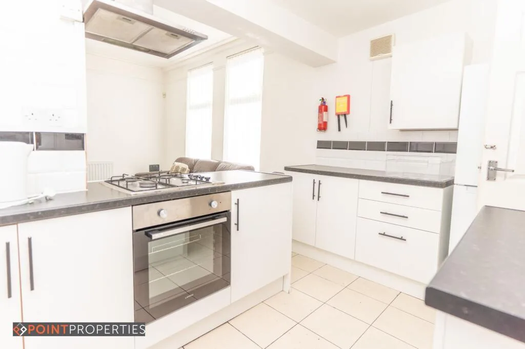 5 bedroom terraced house for rent