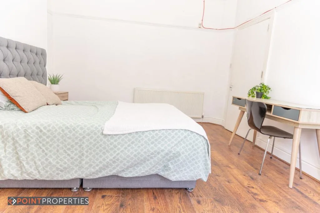 5 bedroom terraced house for rent