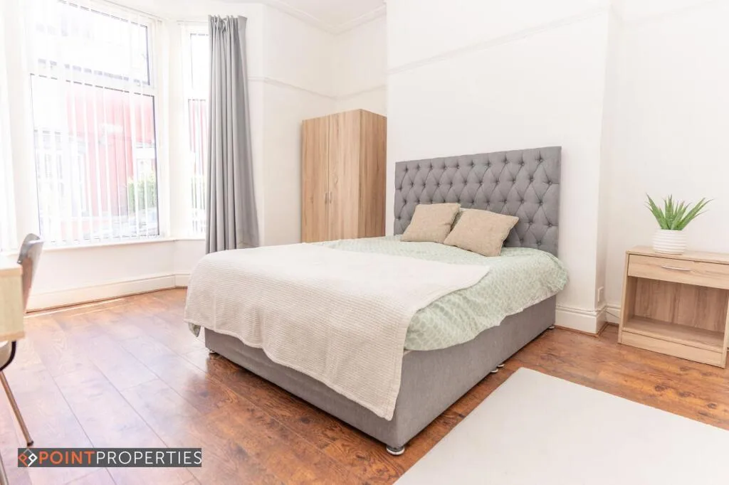 5 bedroom terraced house for rent
