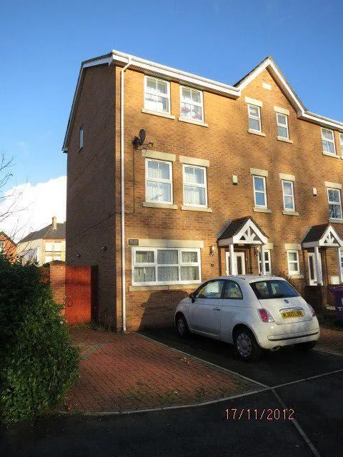 4 bedroom terraced house for rent