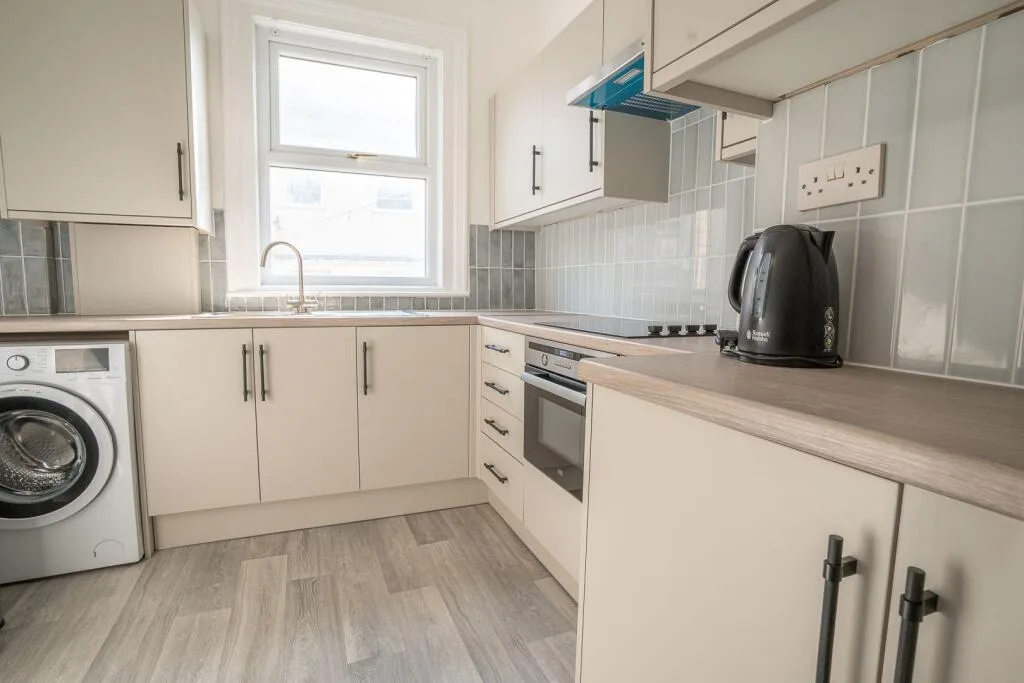 5 bedroom flat for rent