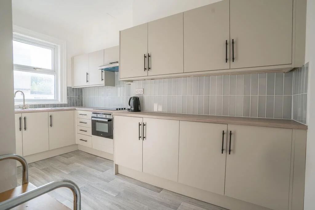 5 bedroom flat for rent