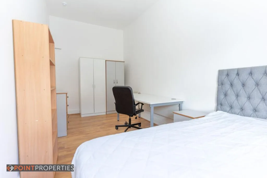 5 bedroom flat for rent