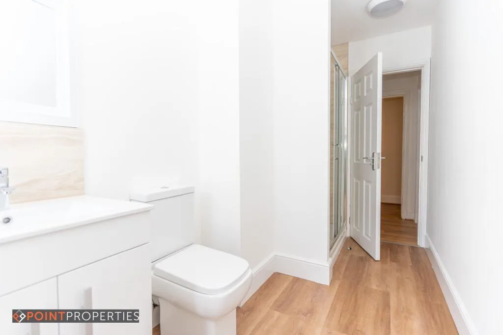 5 bedroom flat for rent