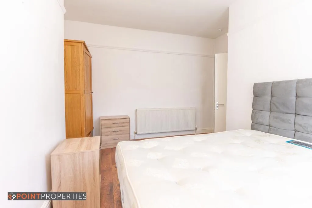 5 bedroom flat for rent