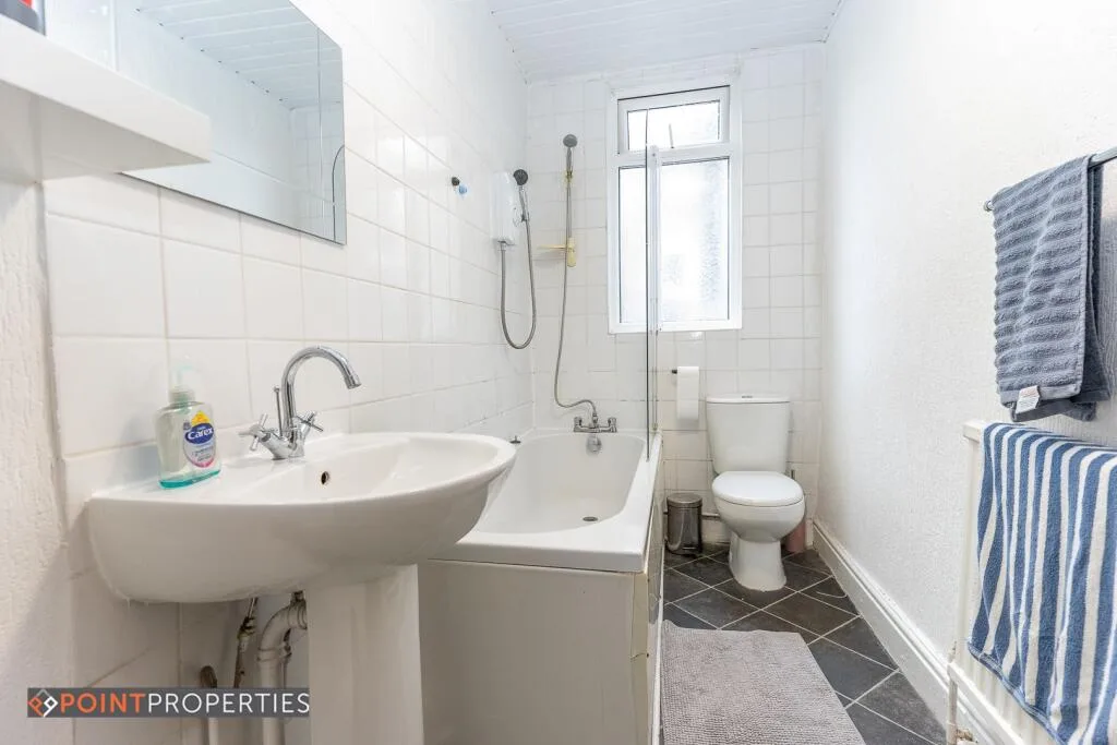 5 bedroom terraced house for rent