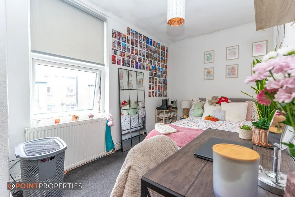5 bedroom terraced house for rent