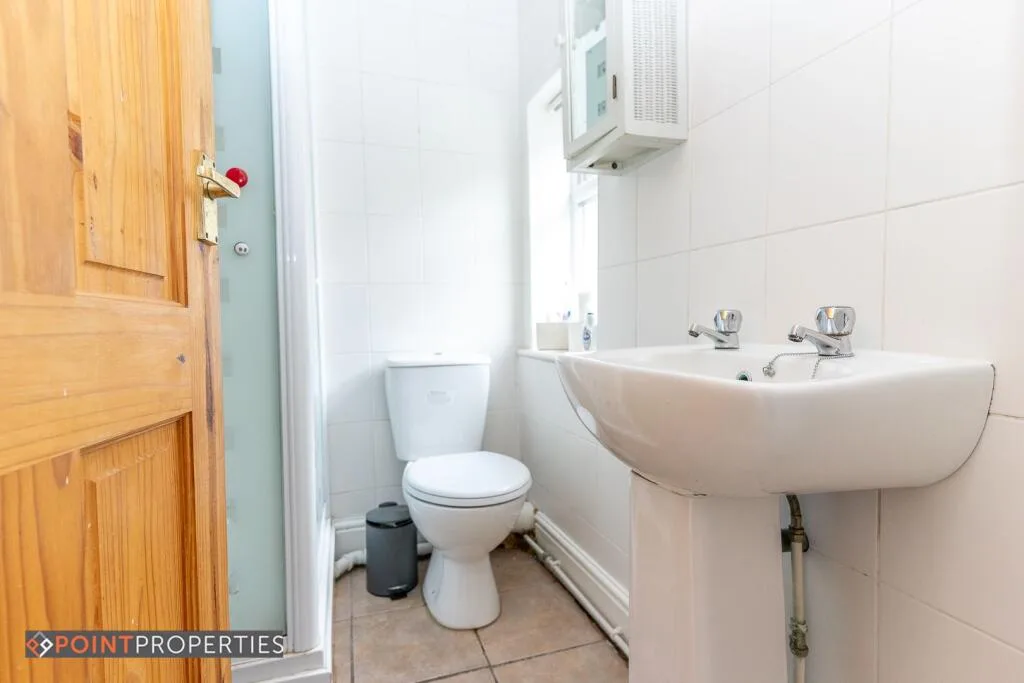 5 bedroom terraced house for rent