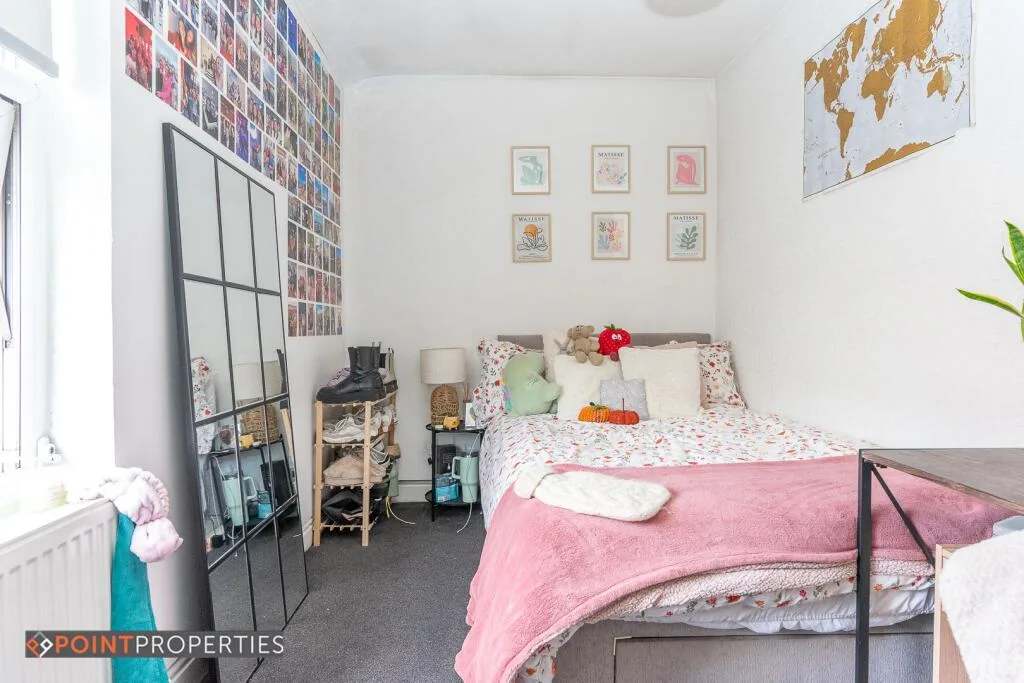 5 bedroom terraced house for rent
