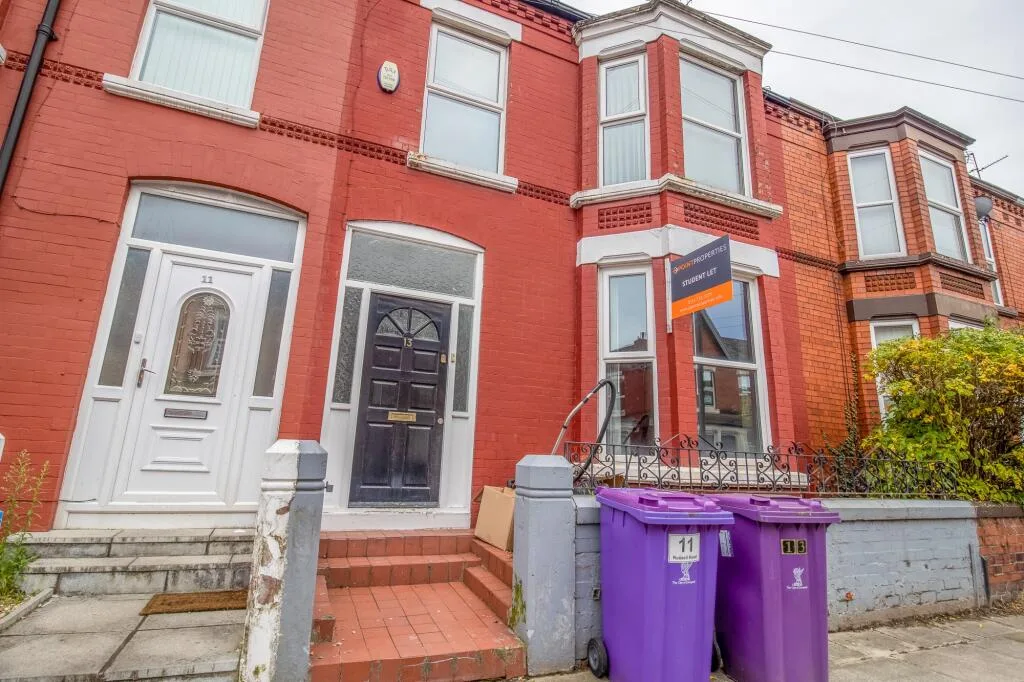5 bedroom terraced house for rent