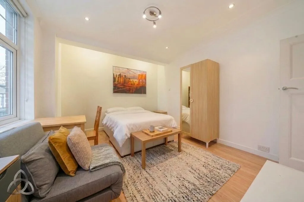 Studio flat for rent