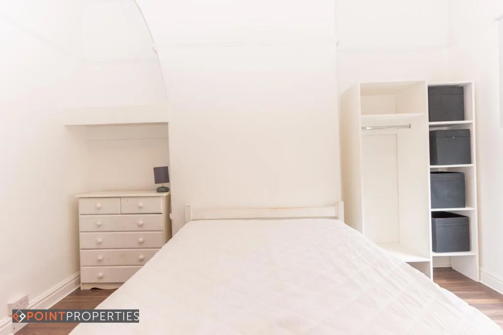 6 bedroom terraced house for rent
