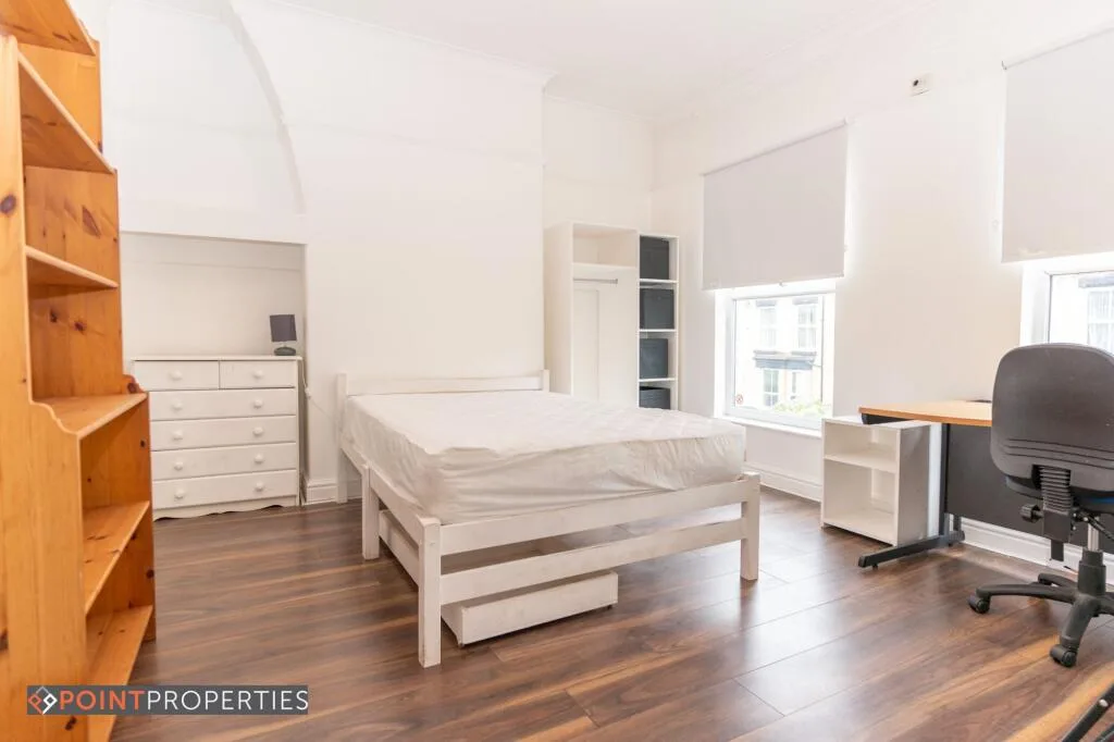 6 bedroom terraced house for rent