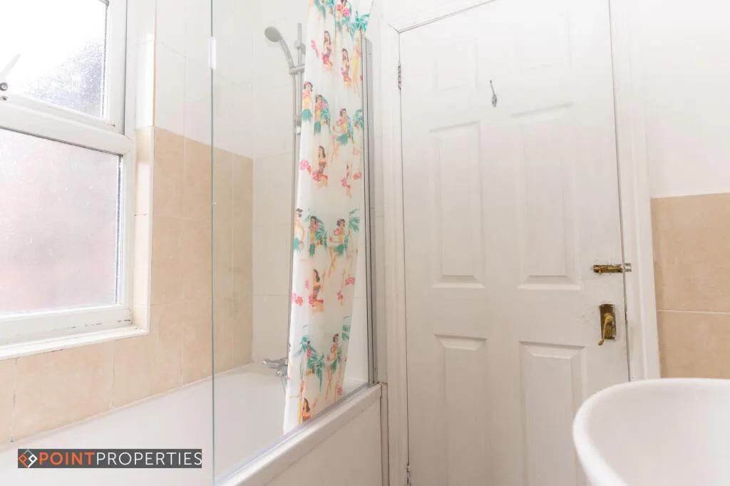 6 bedroom terraced house for rent