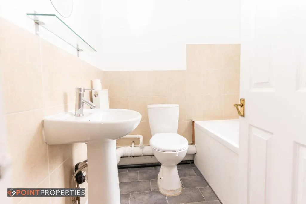 6 bedroom terraced house for rent