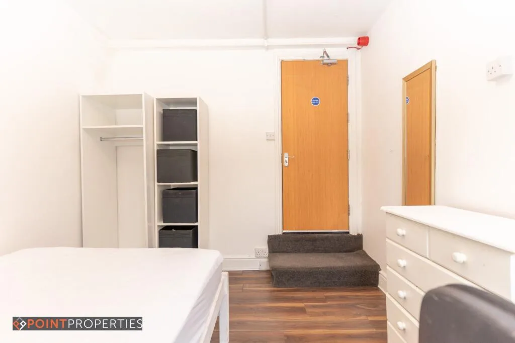 6 bedroom terraced house for rent
