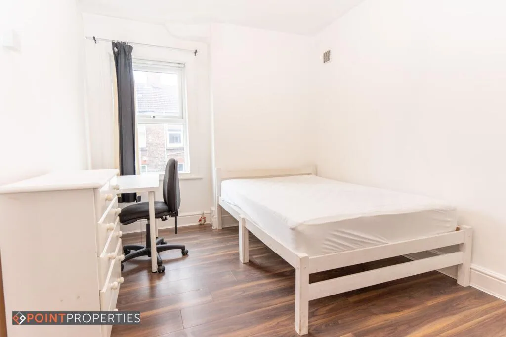 6 bedroom terraced house for rent