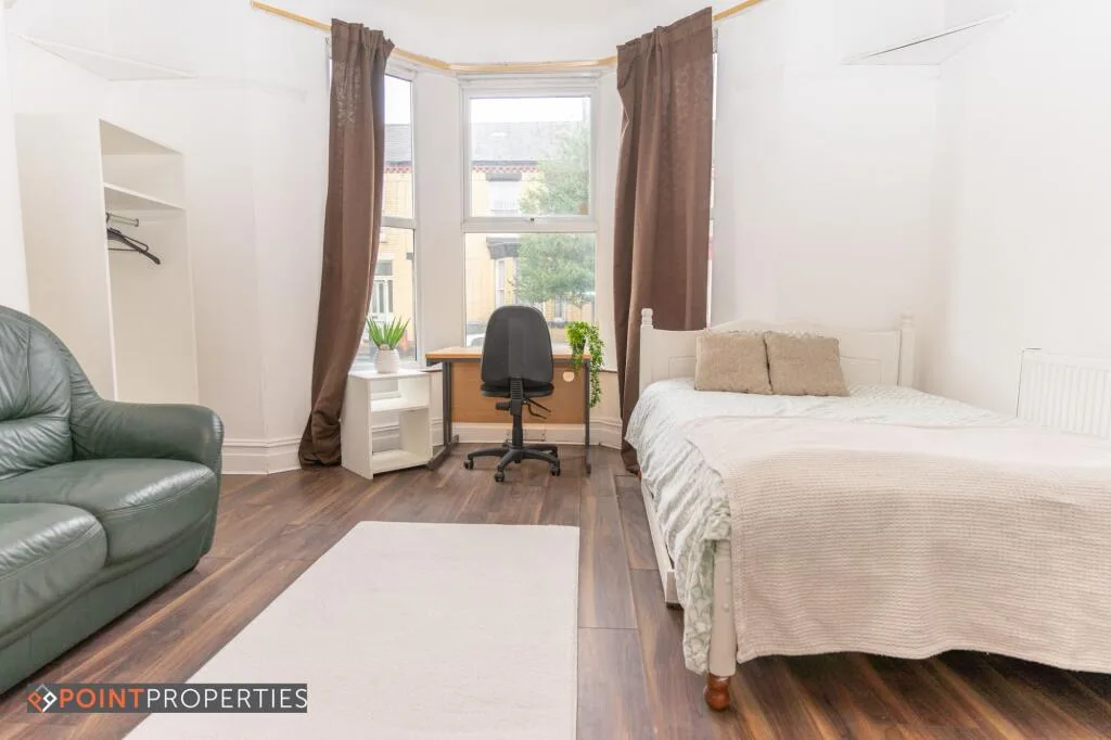 6 bedroom terraced house for rent