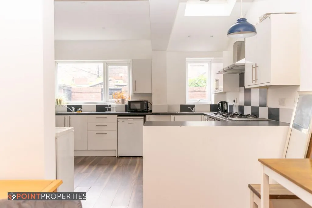 6 bedroom terraced house for rent