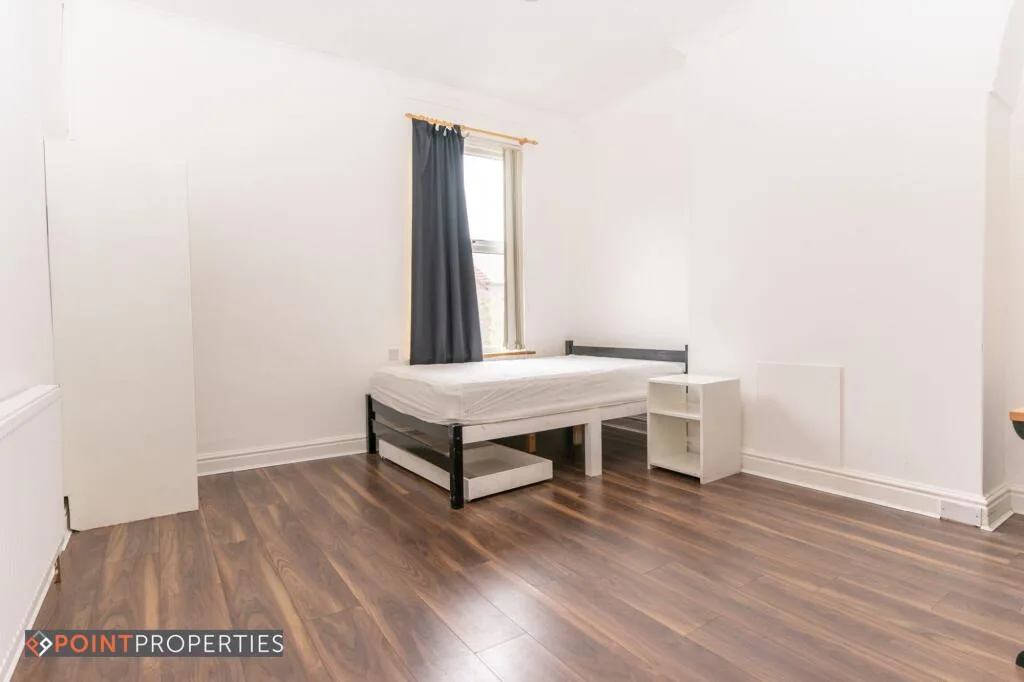 6 bedroom terraced house for rent