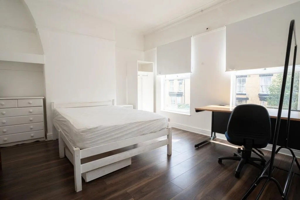 6 bedroom terraced house for rent