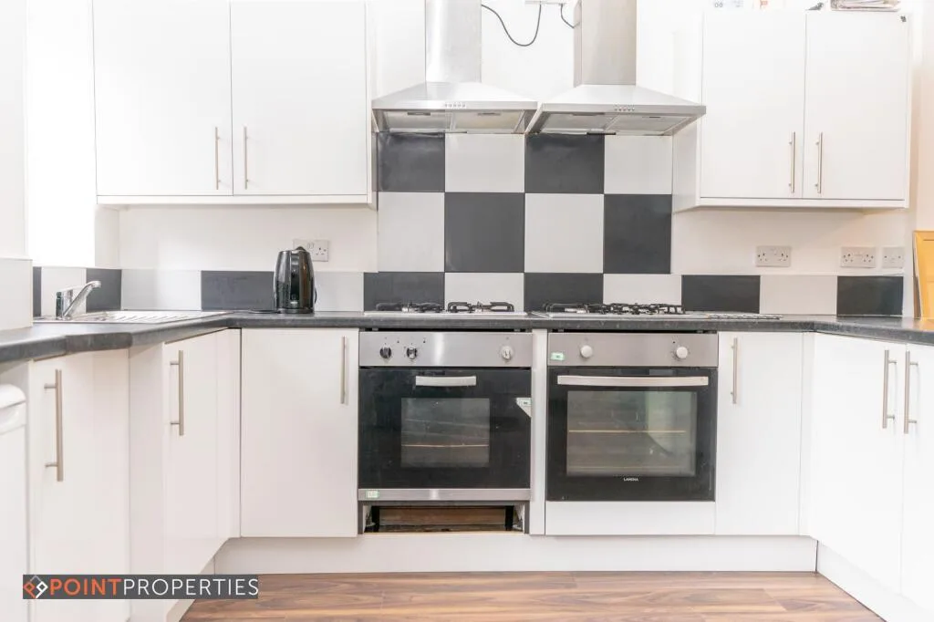 6 bedroom terraced house for rent