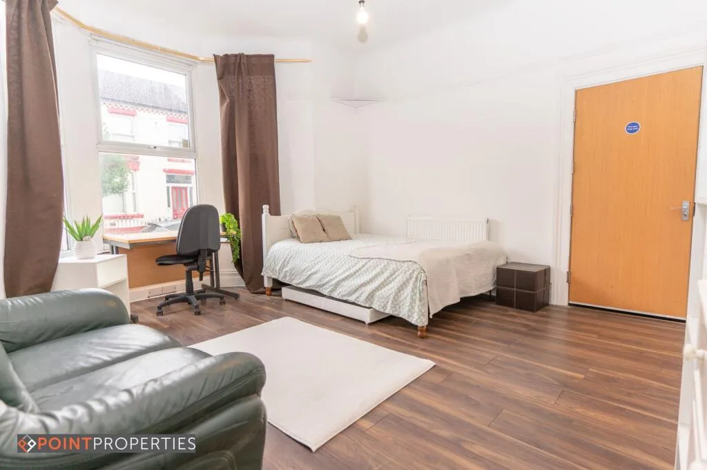 6 bedroom terraced house for rent