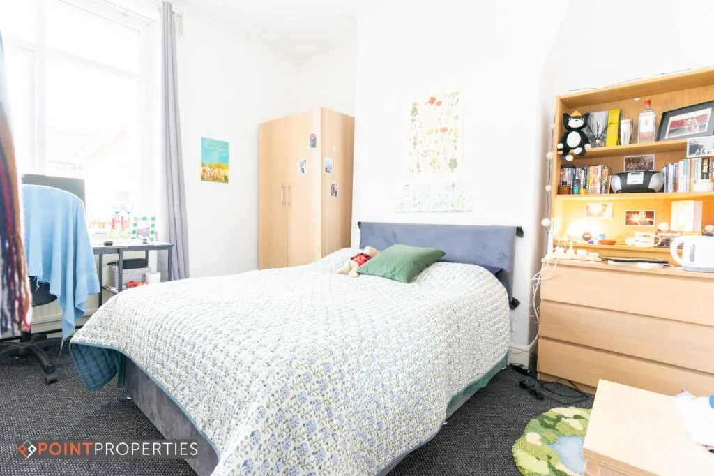 6 bedroom terraced house for rent