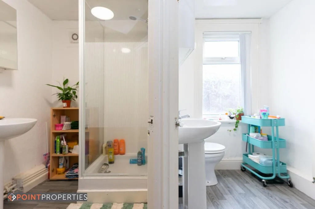6 bedroom terraced house for rent
