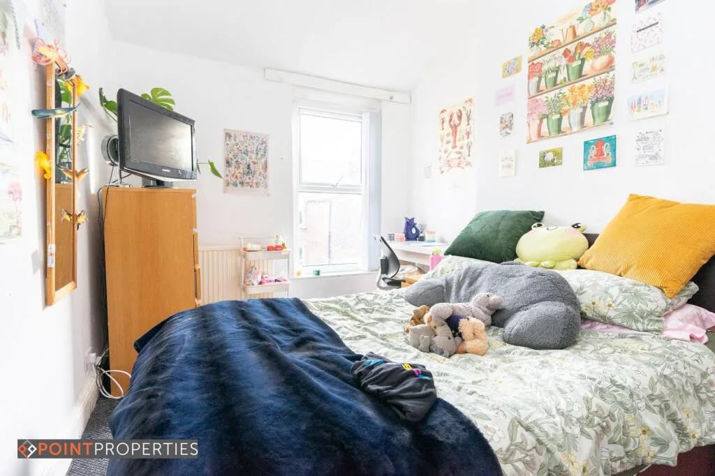 6 bedroom terraced house for rent
